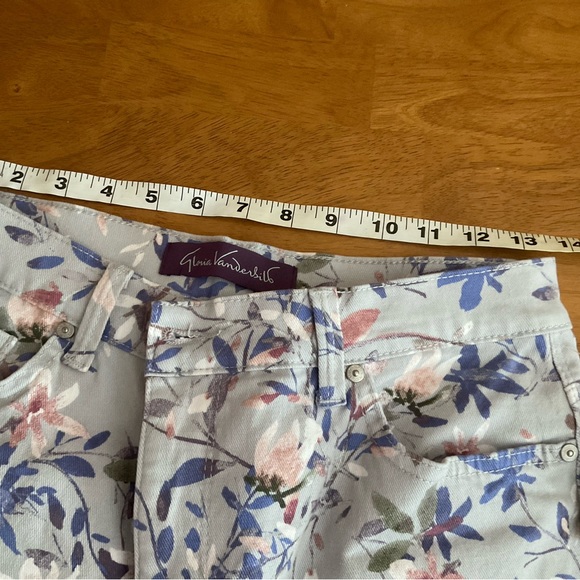 NWT Gloria Vanderbilt Floral Jeans Size 8 Long - Picture 3 of 5